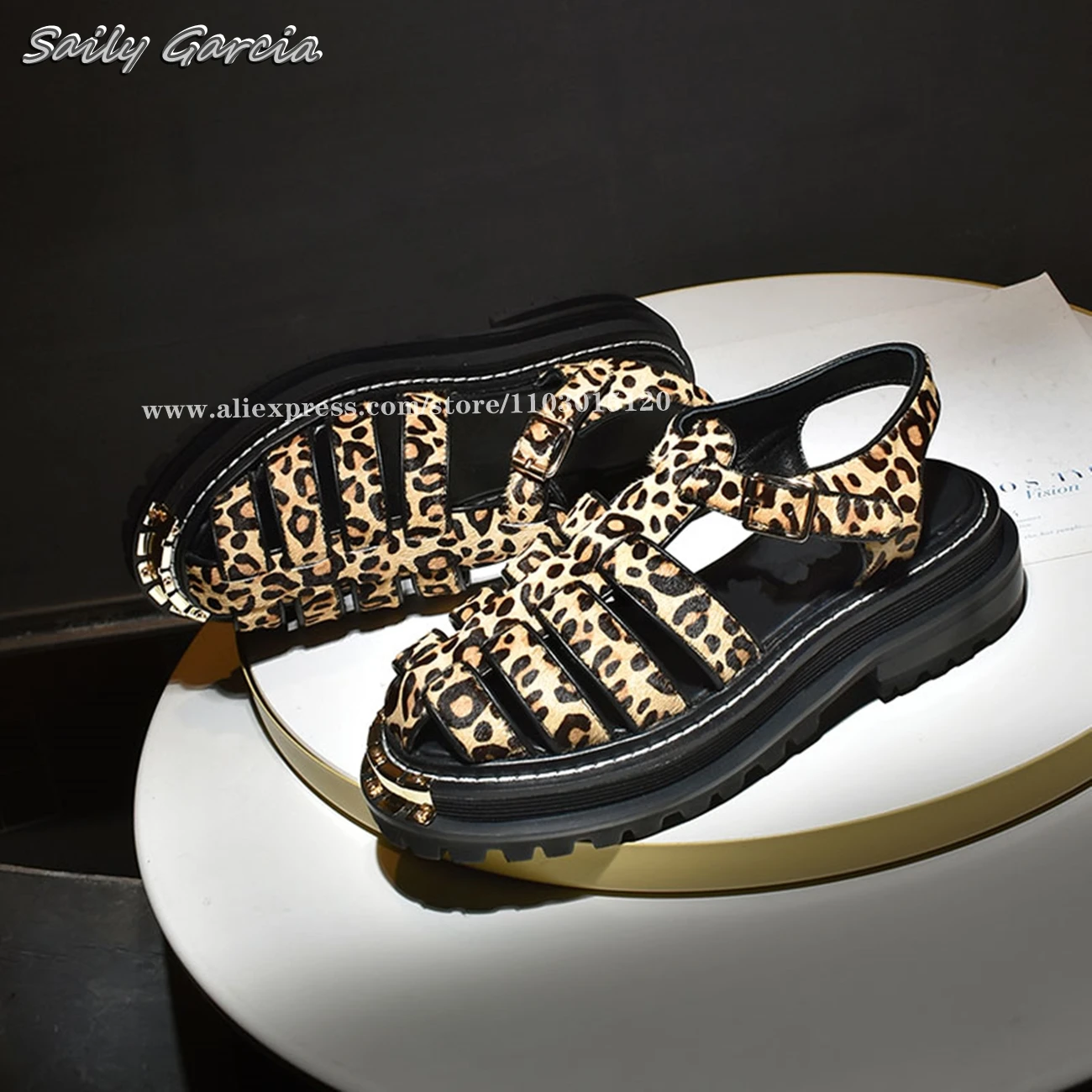 Босоножки из воловьей кожи с леопардовым рисунком