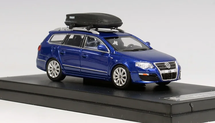 

Original alloy limited edition 1:64VW Passat travel version R36 crock car Wagon simulation car model