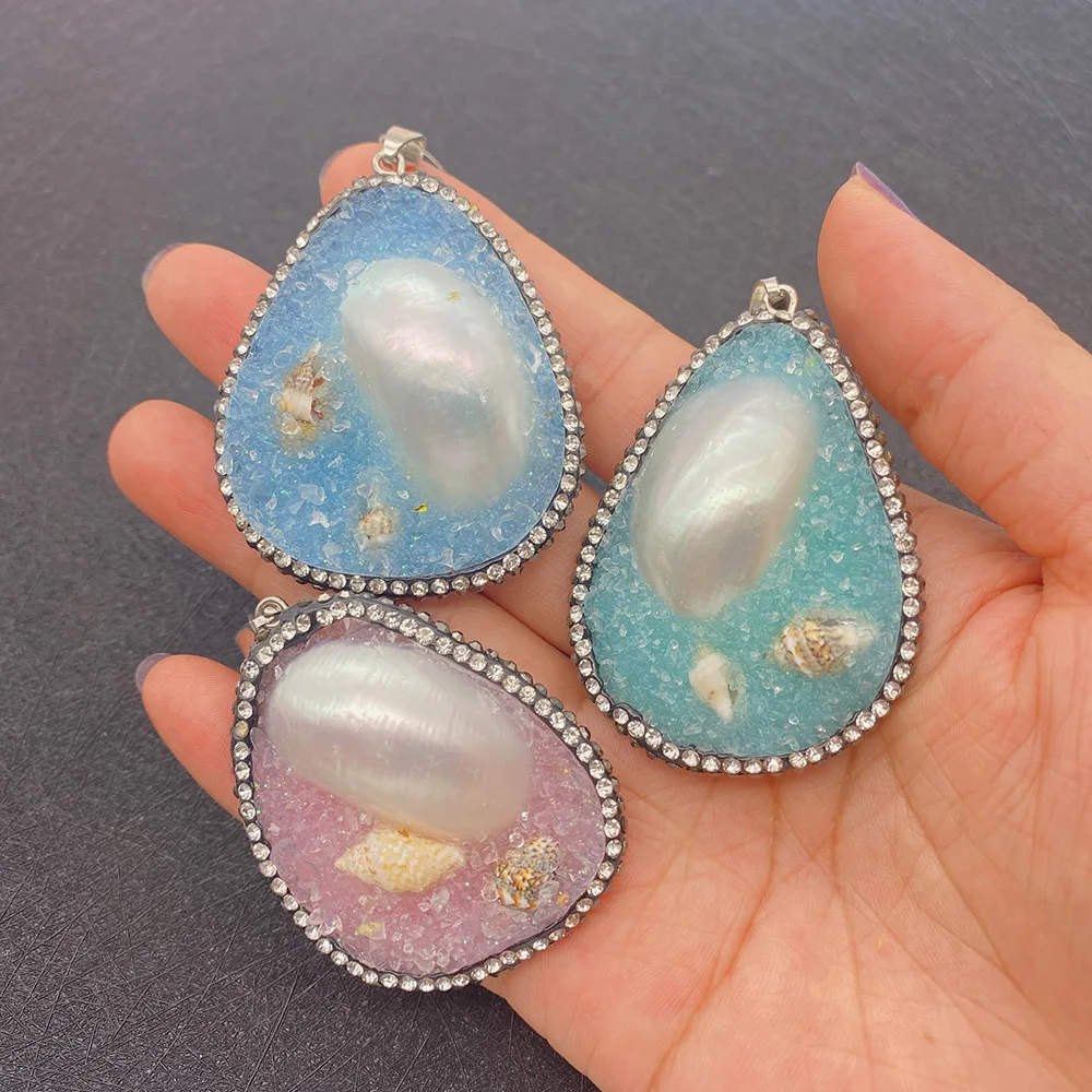 

Natural Semi Precious Stone Pendant Irregular Shape Shell and Conch Rhinestone Pendant for DIY Necklace Jewelry Making Wholesale