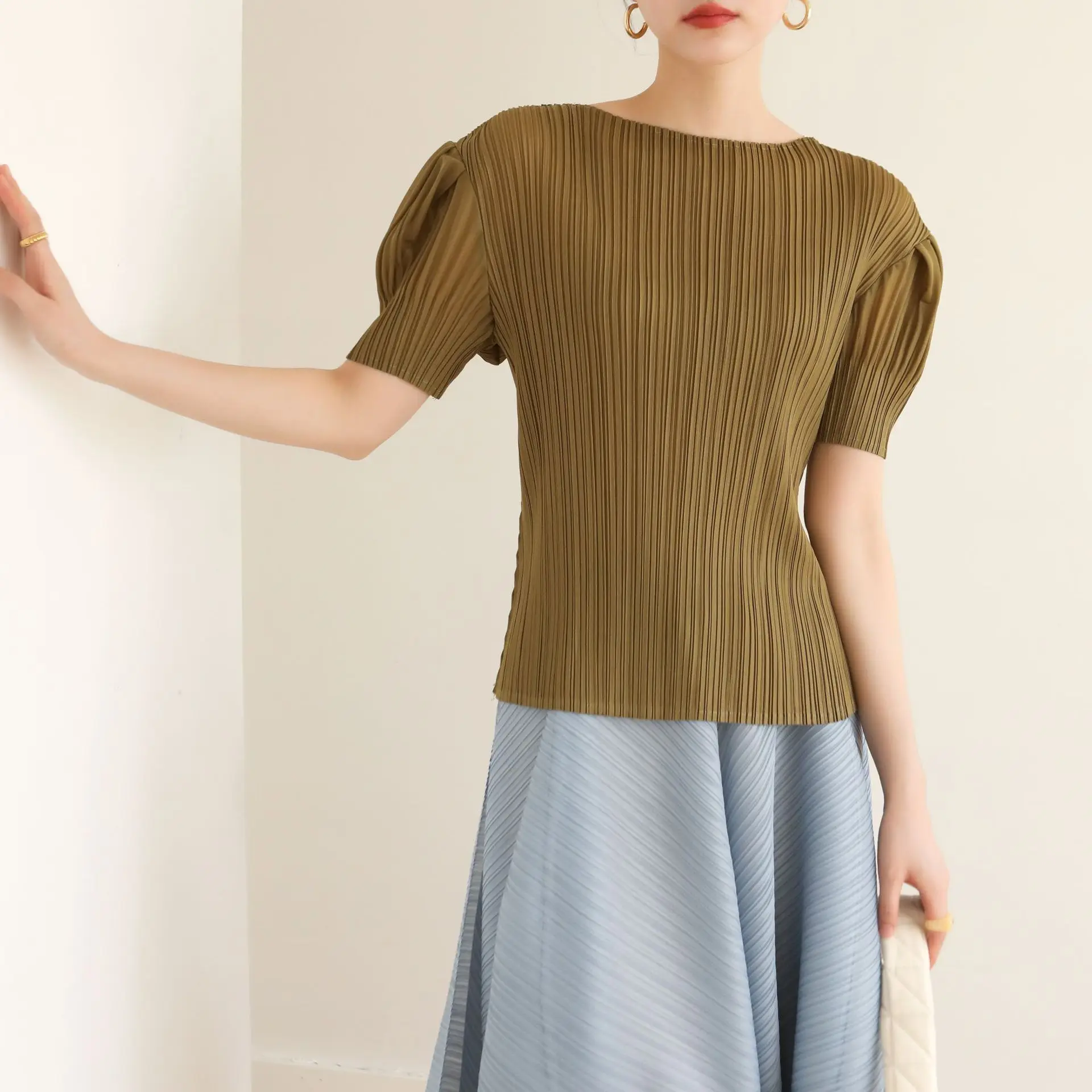 Женская футболка с пышными рукавами Miyake, плиссированная летняя модная свободная Однотонная футболка большого размера с коротким рукавом