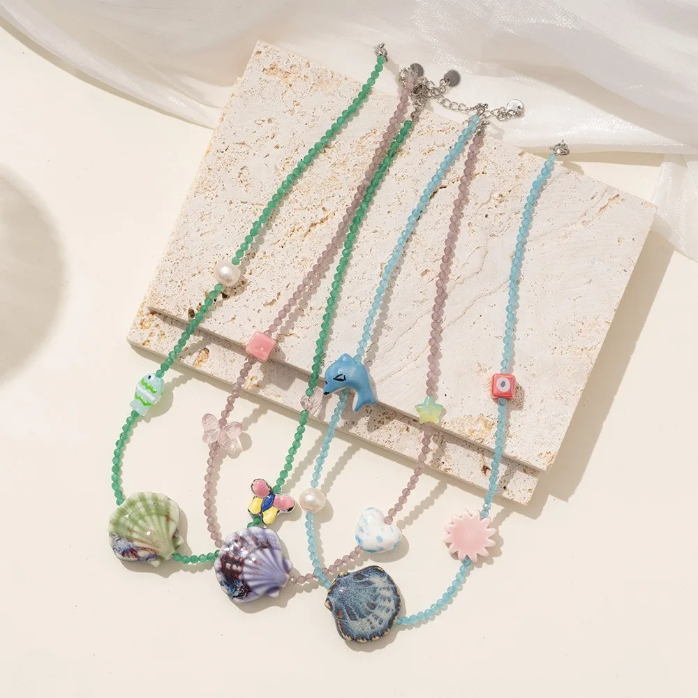 Богемское ожерелье из кристаллов и ракушек