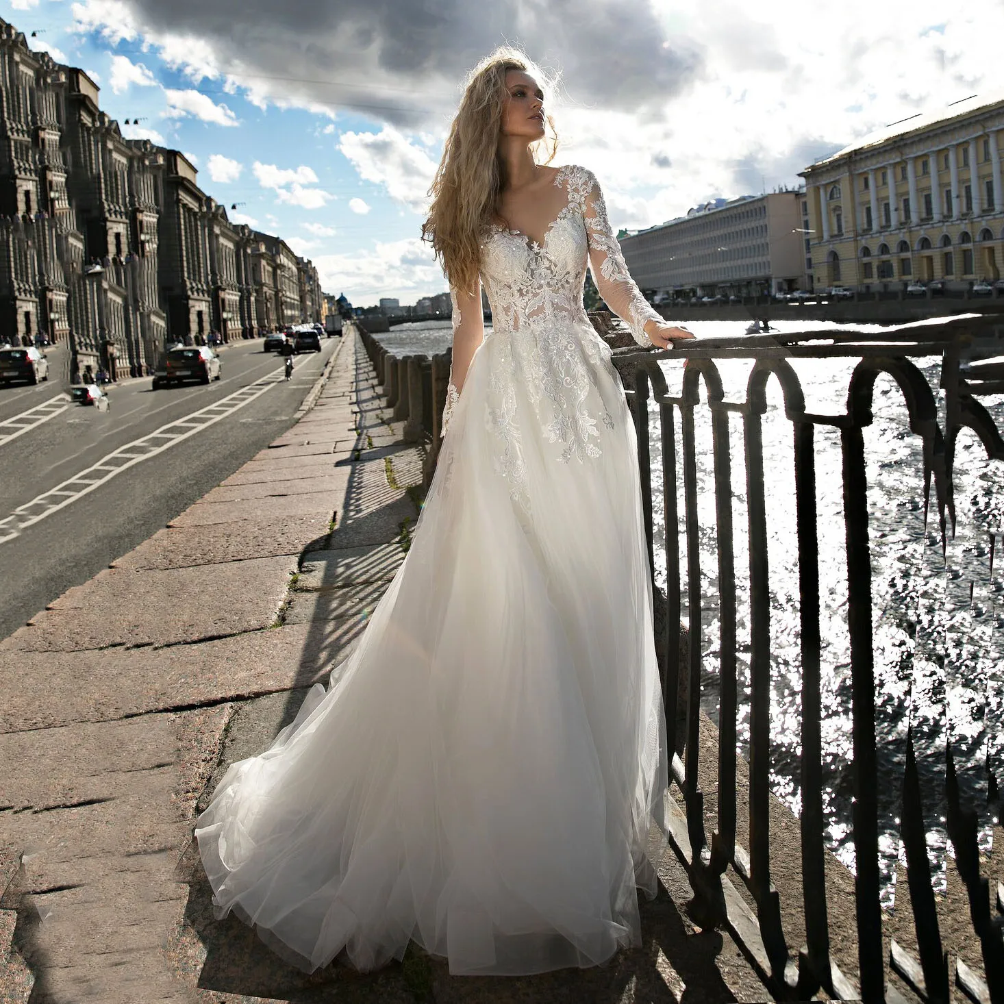 

Lace Long Sleeves Wedding Dress Illusion Appliques Tulle Princess Bridal Dress Bohemian A Line Bride Gowns
