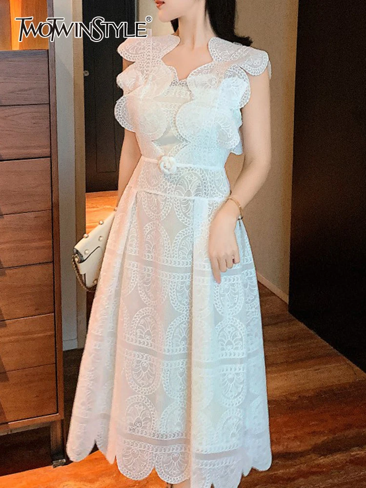 

TWOTWINSTYLE Vintage Patchwork Lace Embroidery Dress For Women V Neck Sleeveless Gathered Waist Midi Dresses Female 2022 Clothes