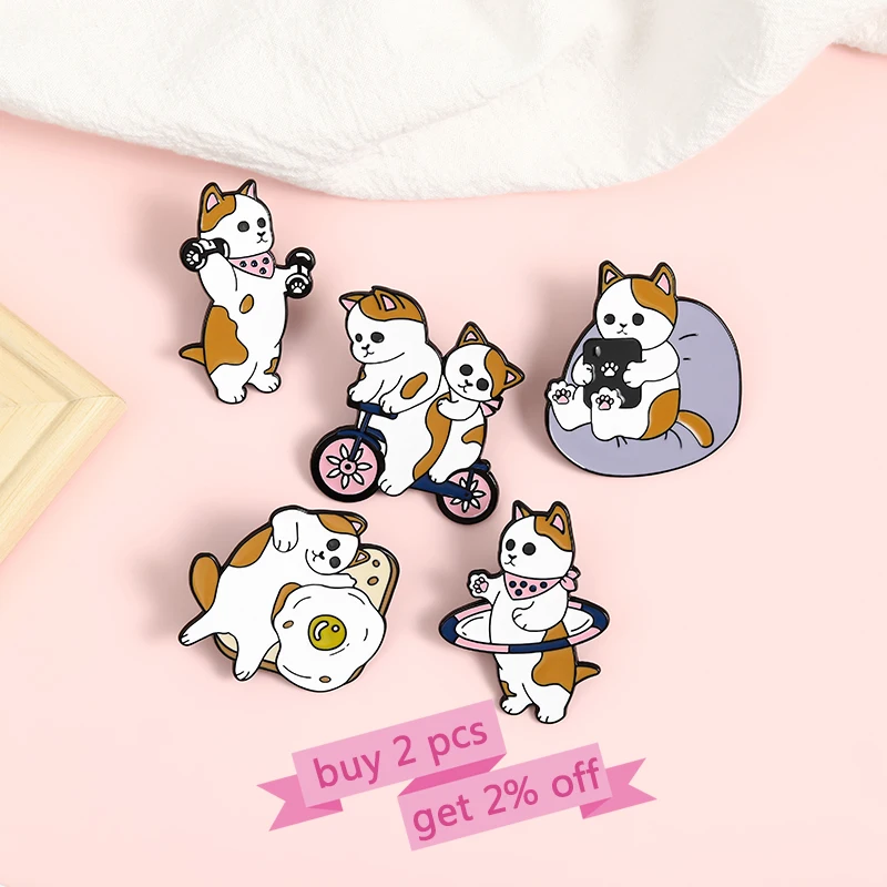 10 шт./лот забавные кошки эмалированная булавка на заказ кошка яйцо велосипед