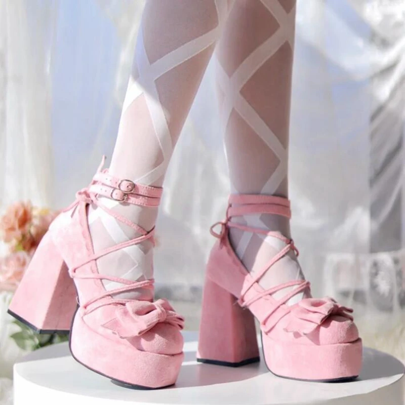 Туфли-лодочки женские бархатные на шнуровке толстом каблуке