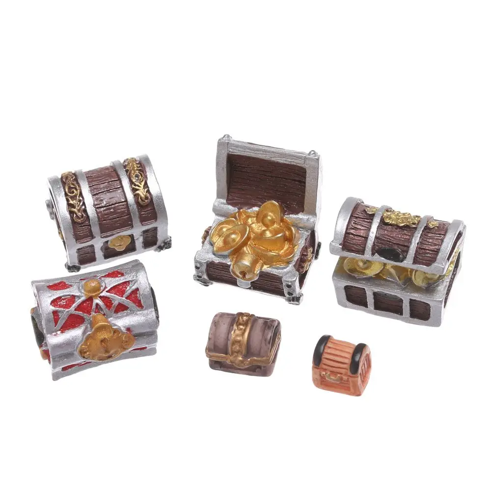 

Миниатюрная шкатулка с пиратами