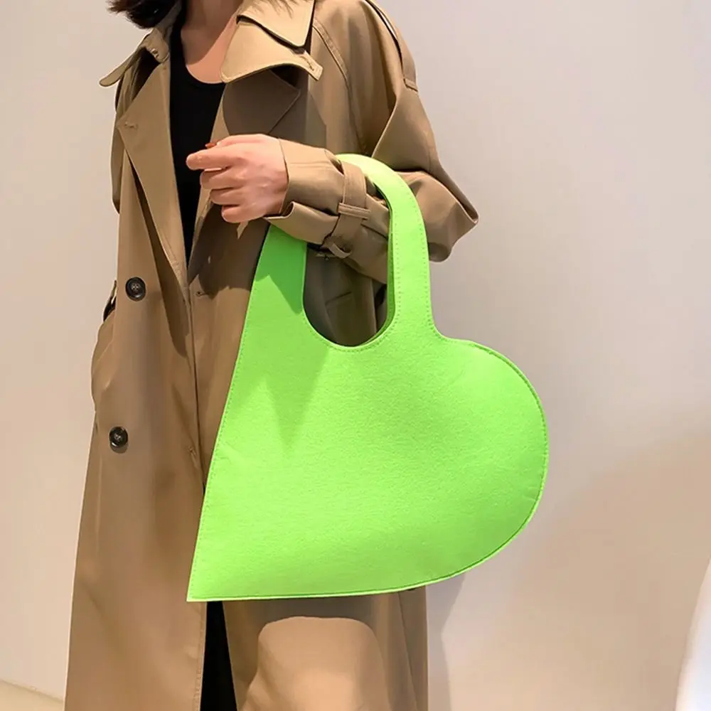 

Trend Inclined Shoulder Bag Styling Accessory Fashion Underarm Luggage Wind Felt Bag Shoulder Bag Heart Shaped Handbag