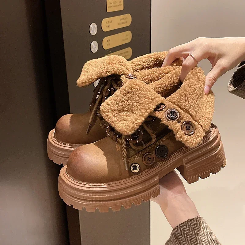 Женские зимние ботильоны на плоской подошве и платформе короткая плюшевая