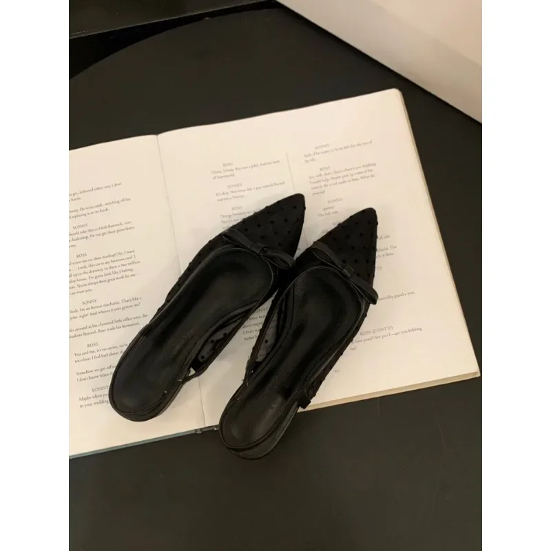 2024 женские туфли в горошек на массивном каблуке изящные с острым носком и