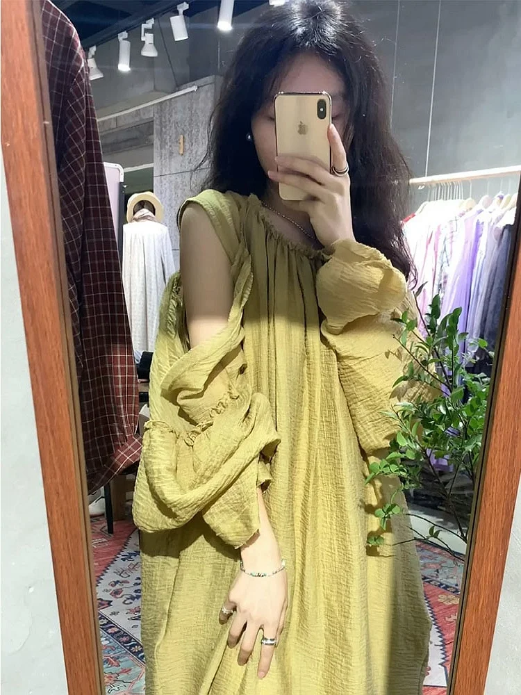 

Тонкая юбка с открытыми плечами и круглым вырезом, весна 2023