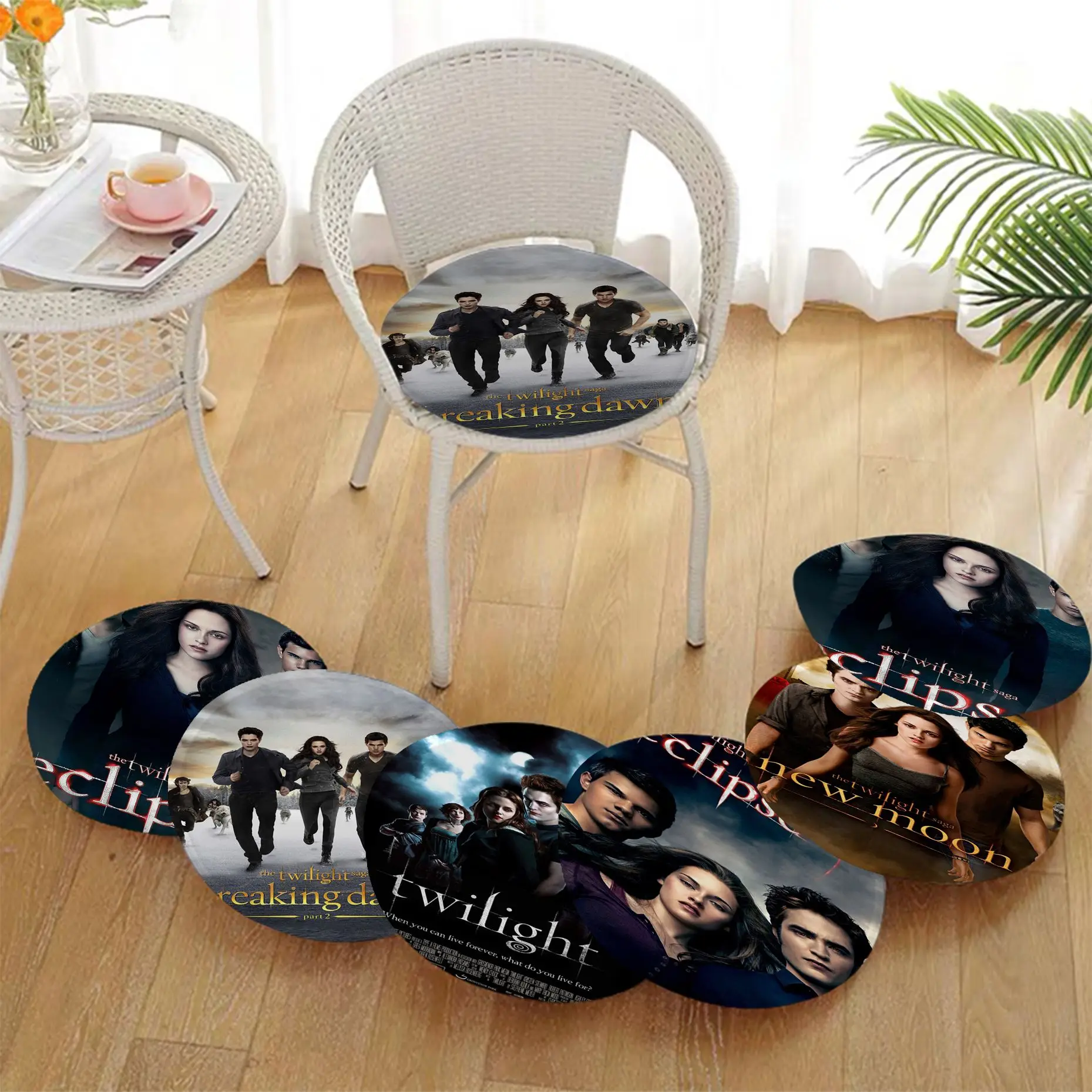 

Twilight Film TV Movie The Twilight Sag Four Seasons Sofa Mat Dining Room Table Chair Cushions Unisex Fashion Anti-slip Sofa
