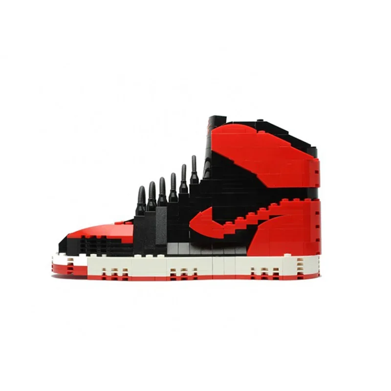 Фото Конструктор из 446 деталей: Классические кроссовки Nike AJ1 Bred 