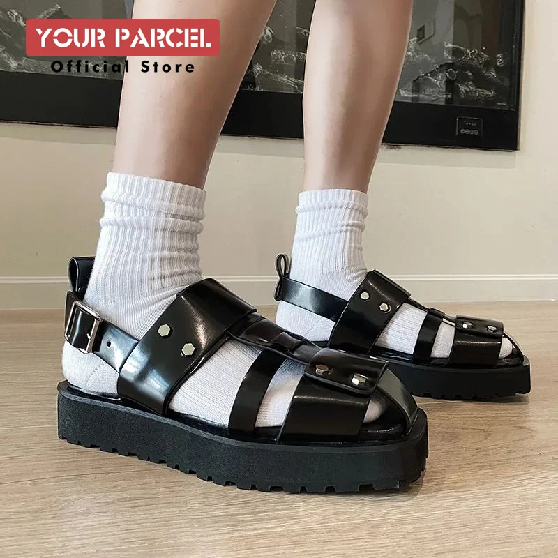 Сандалии с квадратным носком в стиле ретро