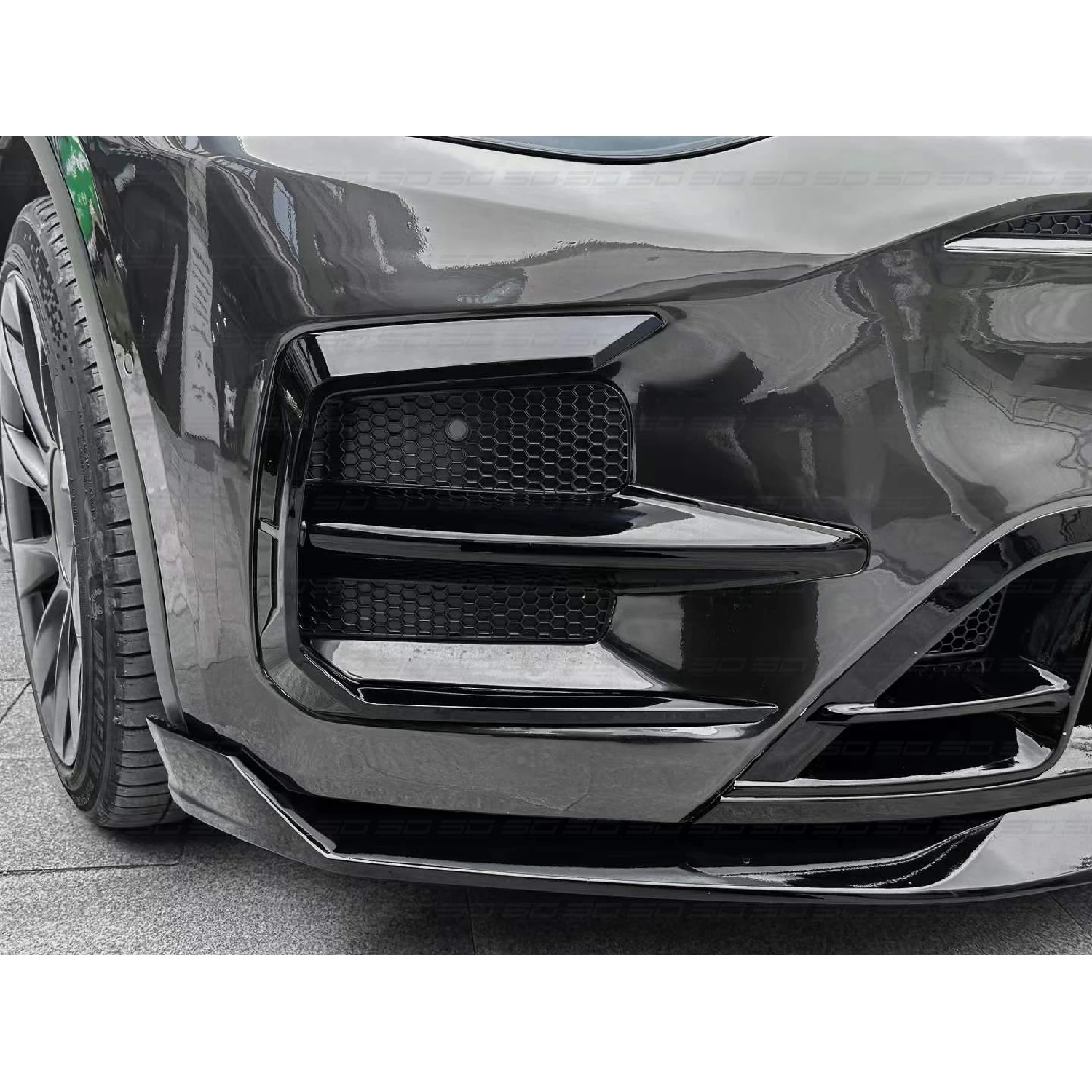 Комплект для корпуса из сухого углеродного волокна T-esla Model Y 2023