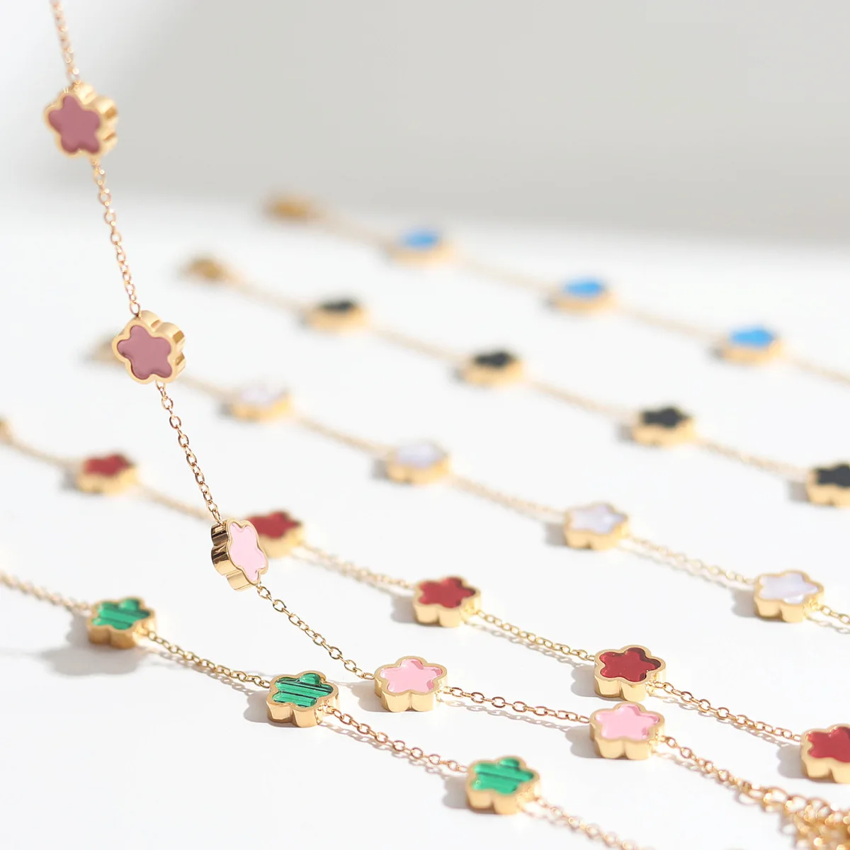 

3pcs Set Colorful Five Leaf Flower Bracelet Bangle Jewelry Luxury Golden Non Tarnish Stainless Steel Jewel Wholesale for Women