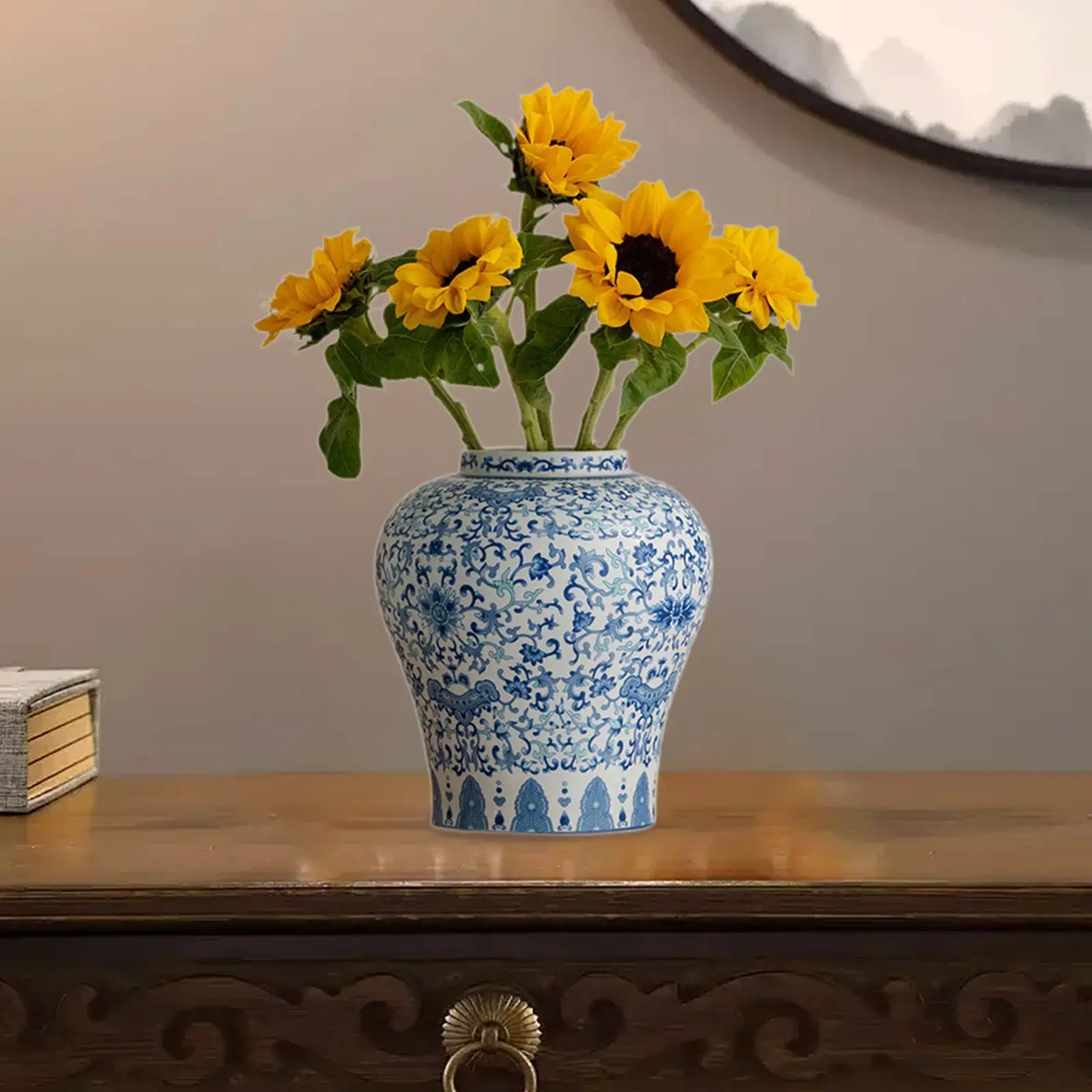 

Керамическая ваза сине-белая для цветов