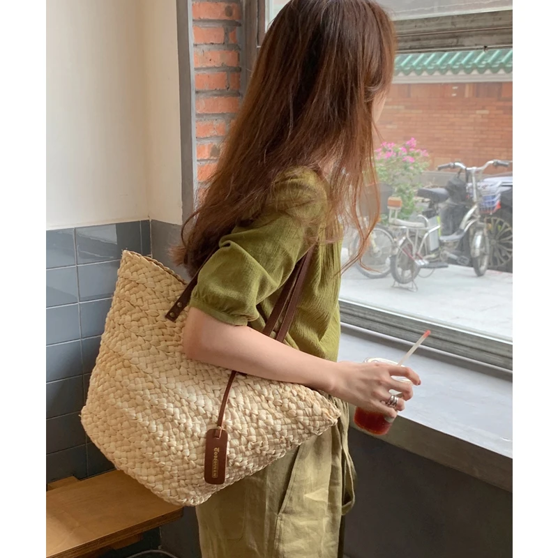 

French Style One Shoulder Large Capacity Corn Husk Weaving Portable Straw Cabbage Basket Holiday Beach Bag Female Retro