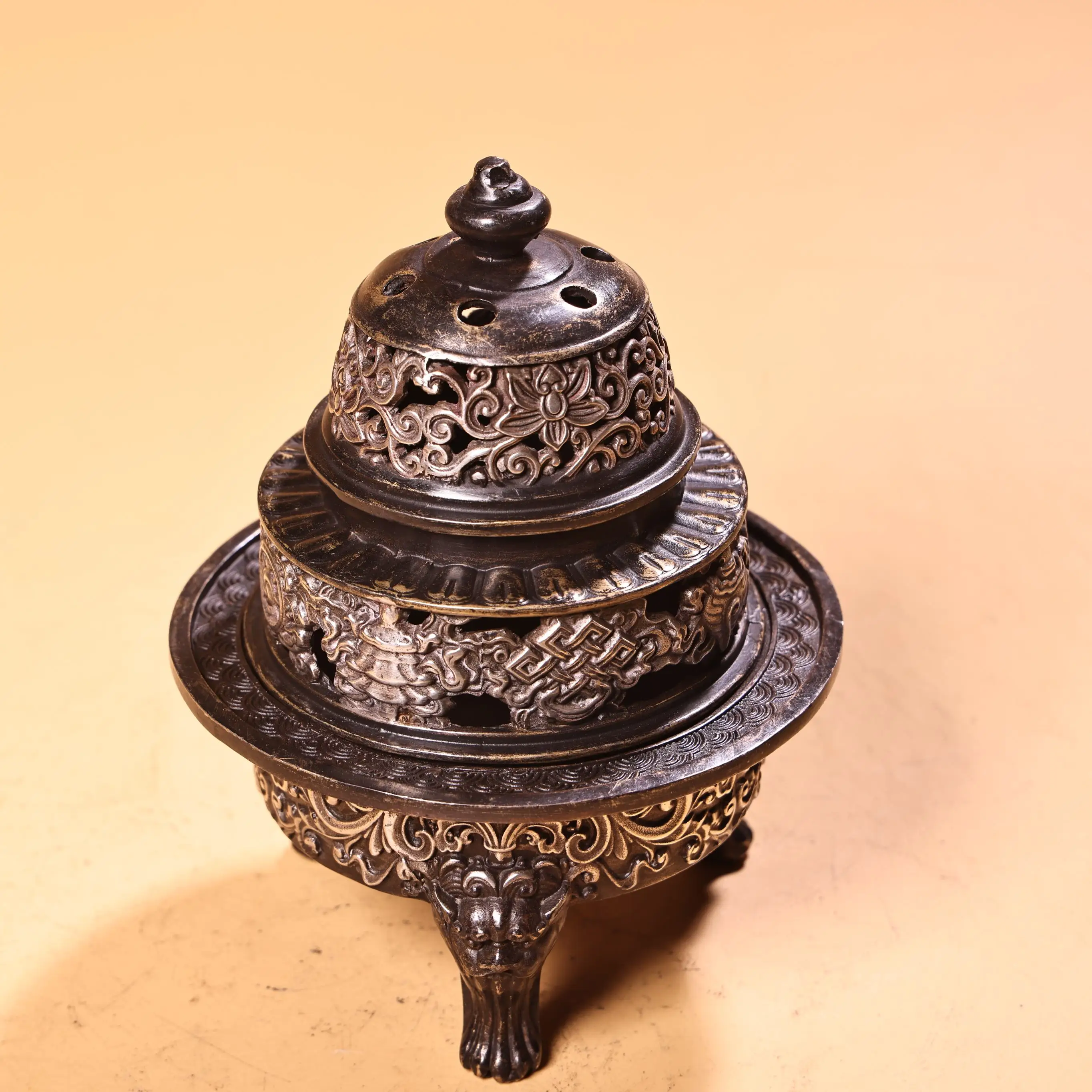 Курильница Ji Xiang Ba Bao — изысканное латунное мастерство посеребрение антикварный