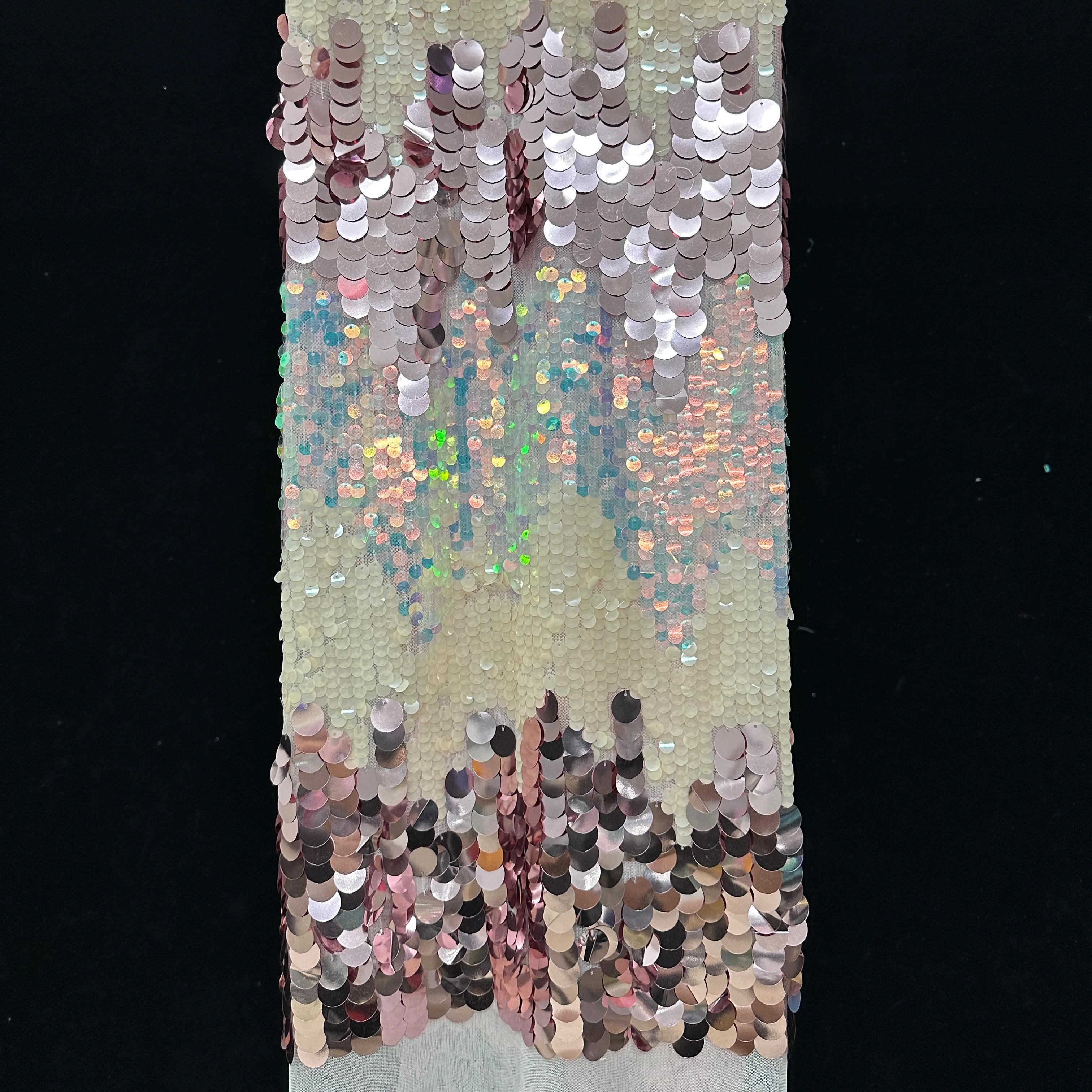 Материалы из ткани с блестками для фона и платья