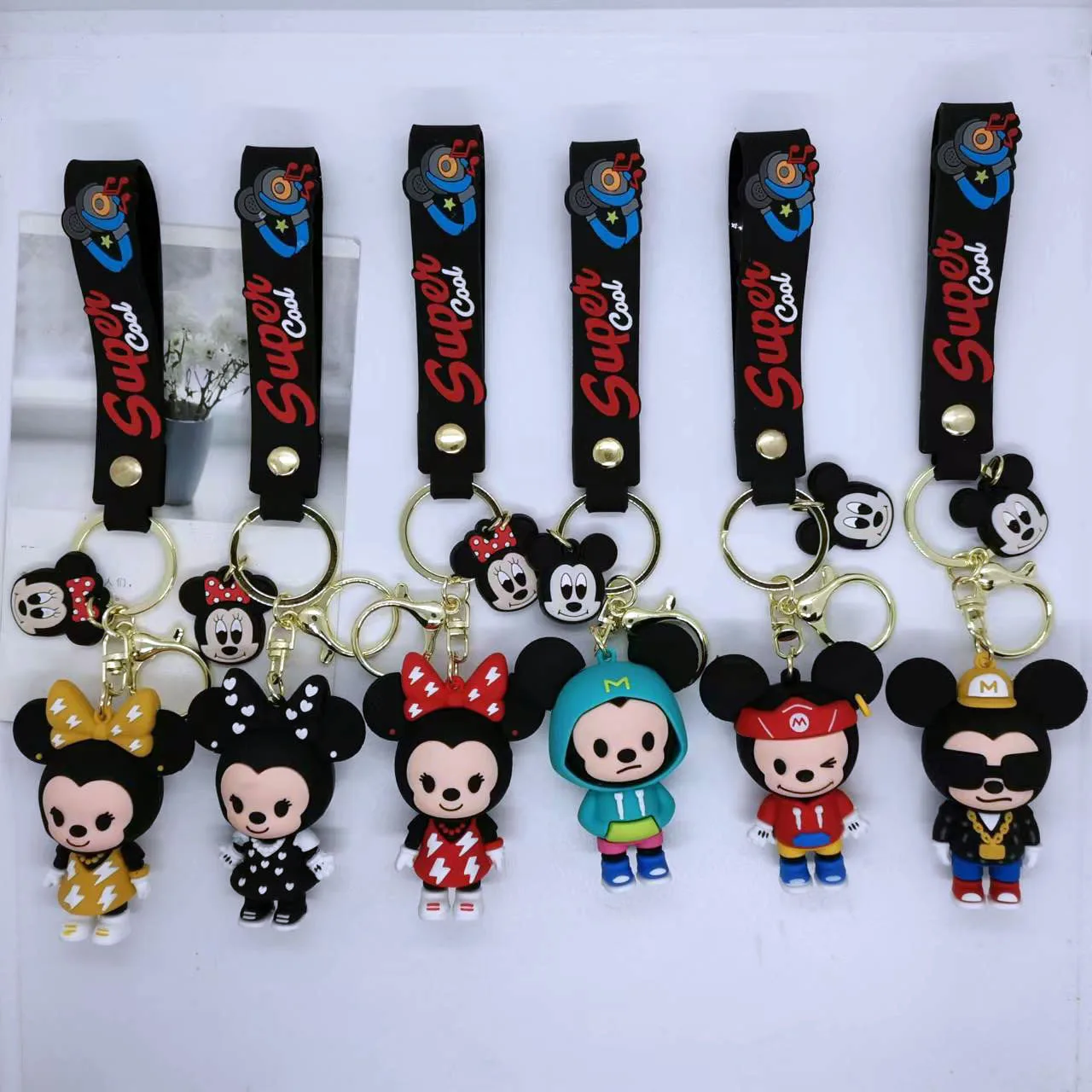 

Disney Keychain Cute Minnie Trend Hip Hop Mickey Epoxy Keyring Bag Ornament Fashion Car Key Chain Gifts for Boys Girls Friends
