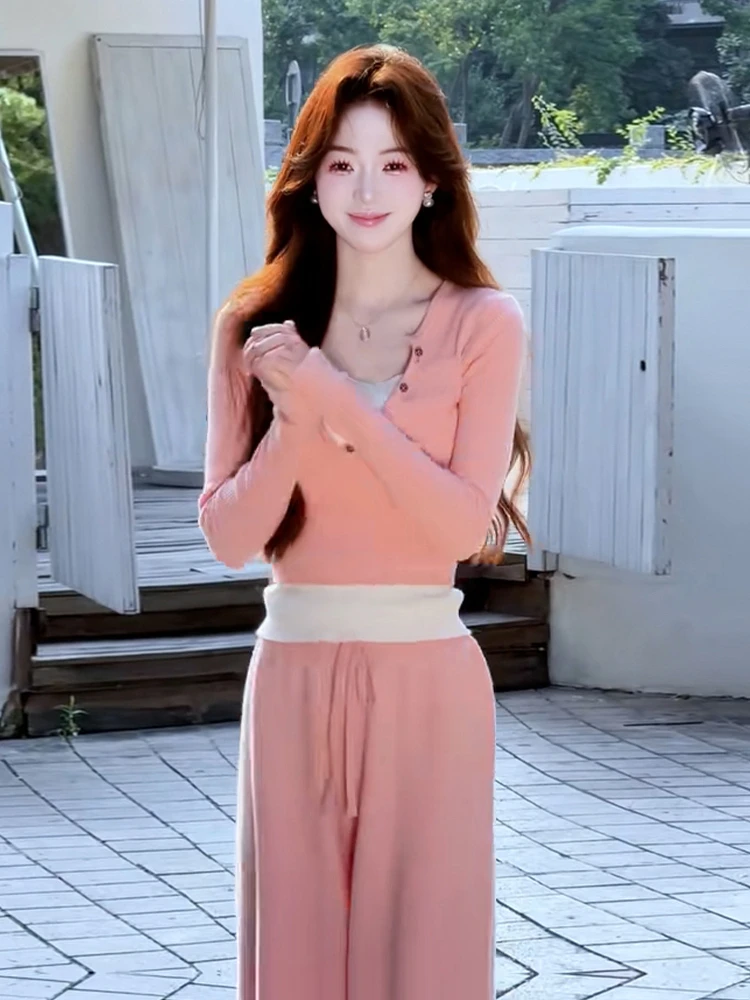 Осенняя одежда полный комплект для женщин новинка 2024 года топ и брюки с широкими