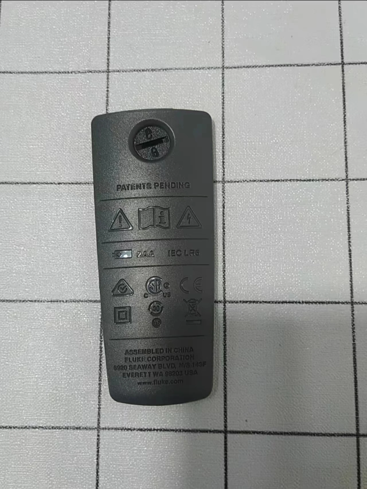 

Новый, оригинальный, применимый к крышке аккумулятора FLUKE 376, бесплатная доставка для замены крышки аккумулятора