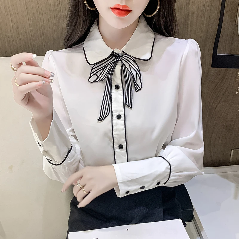 

Блузка Женская атласная свободного покроя с длинным рукавом и бантом