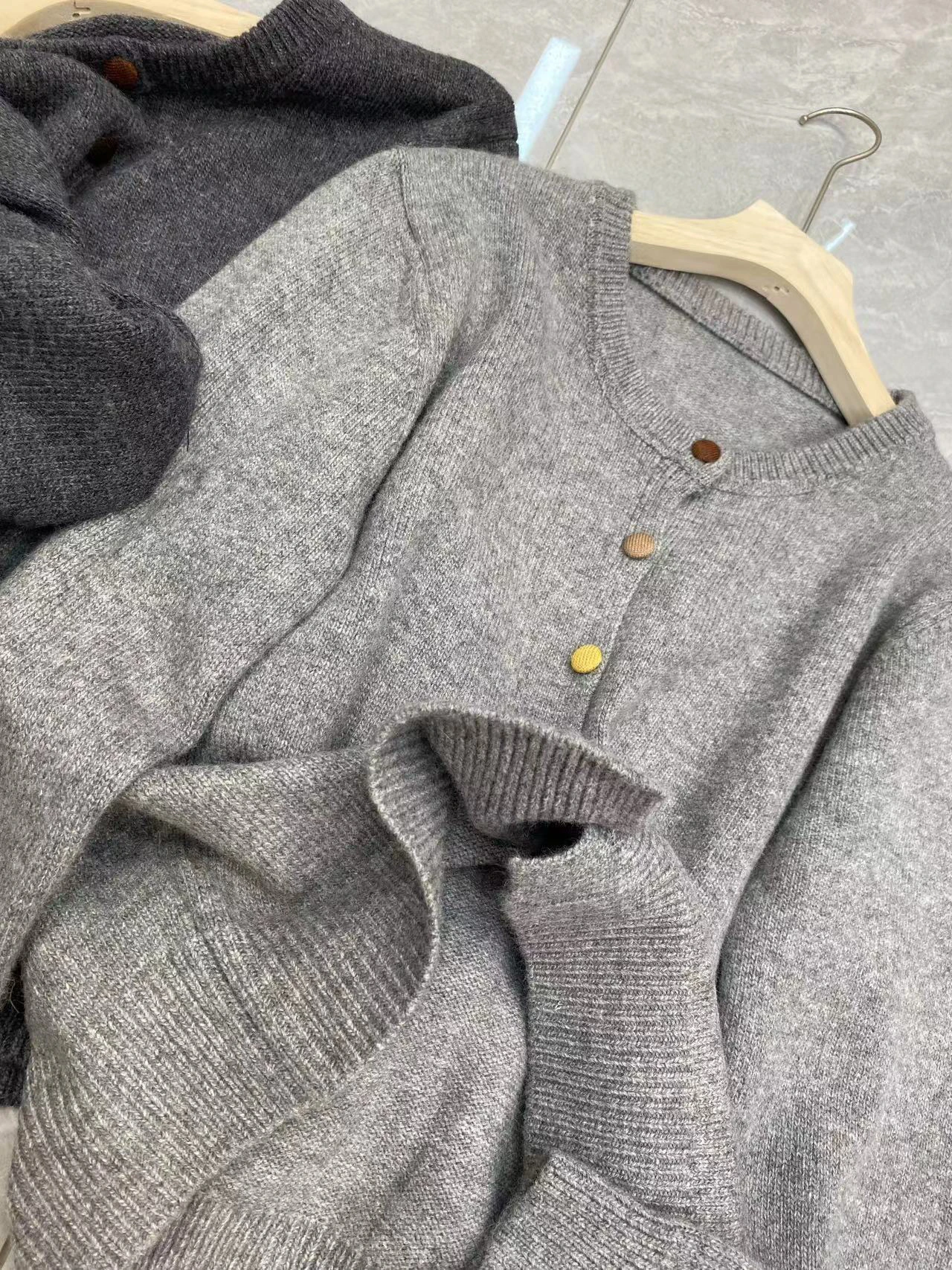 722025 Утепленный женский кардиган Raccoon Velvet