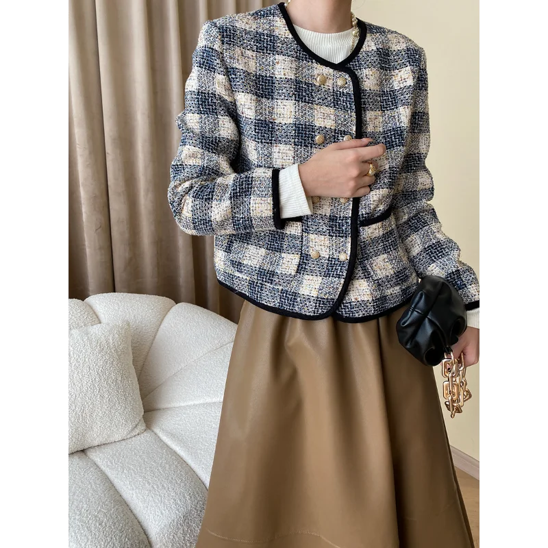 Рисунок 3 - Женское твидовое клетчатое пальто