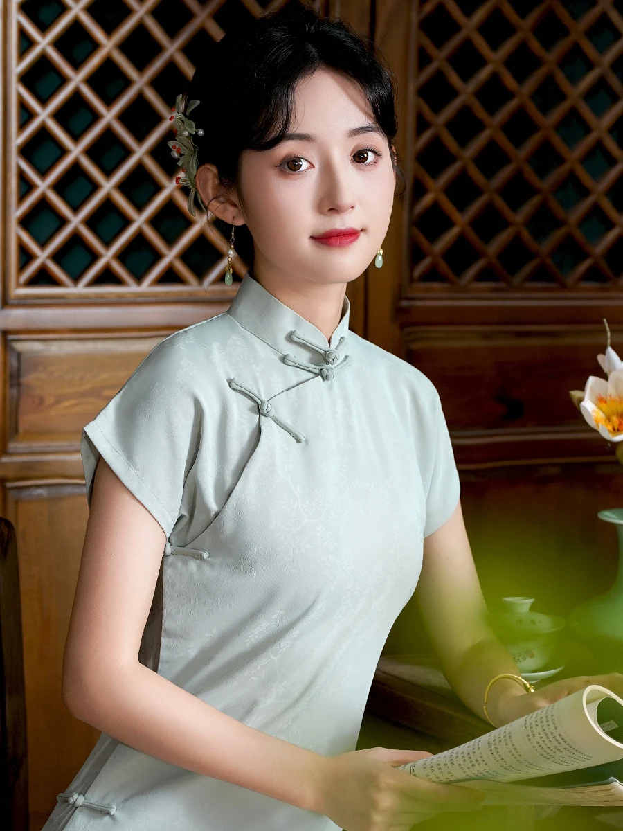 Женский кардиган в стиле Ципао ярко-синий с темными цветами лето