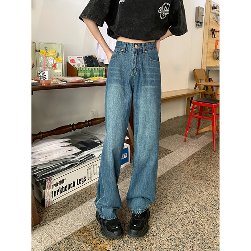 Рисунок 5 - Осенние женские джинсы с завышенной талией