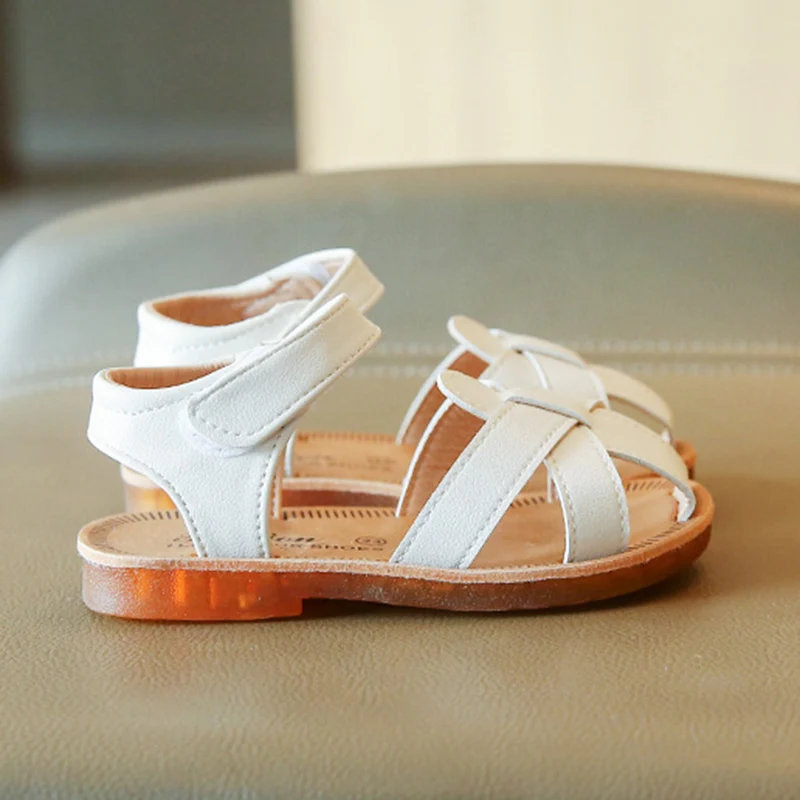 Детские сандалии 2022 летние пляжные для девочек модная обувь принцессы на плоской