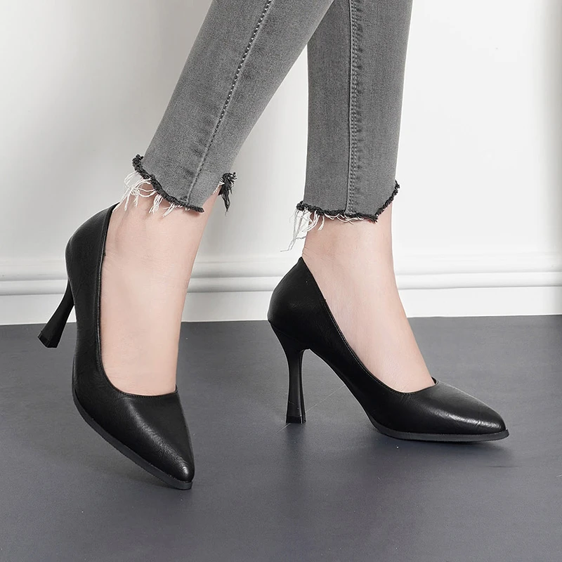 

Туфли на толстом каблуке 8 см, женские туфли на весну и лето, новинка 2022, подходящие ко всему мягкие кожаные туфли на высоком каблуке для дево...