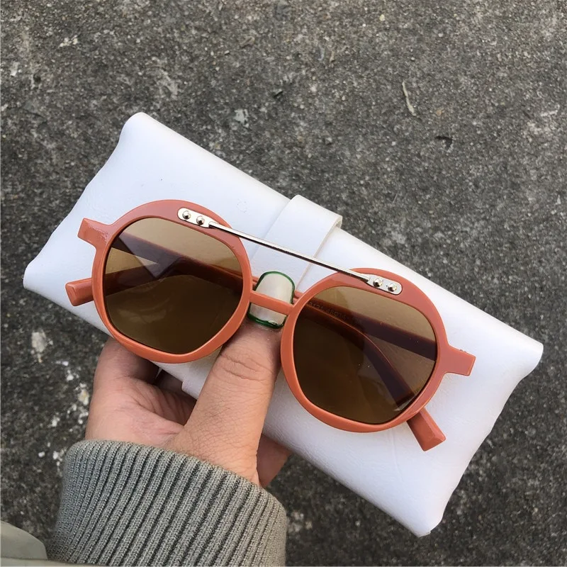 

Новые Классические солнцезащитные очки в круглой оправе, модные милые детские уличные пляжные солнцезащитные очки с защитой от ультрафиол...