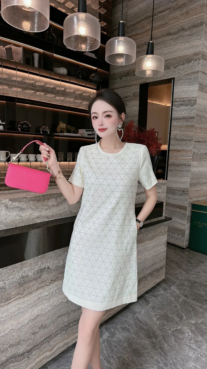 

2023 spring and summer women's clothing fashion new round Neck Dress 0526
