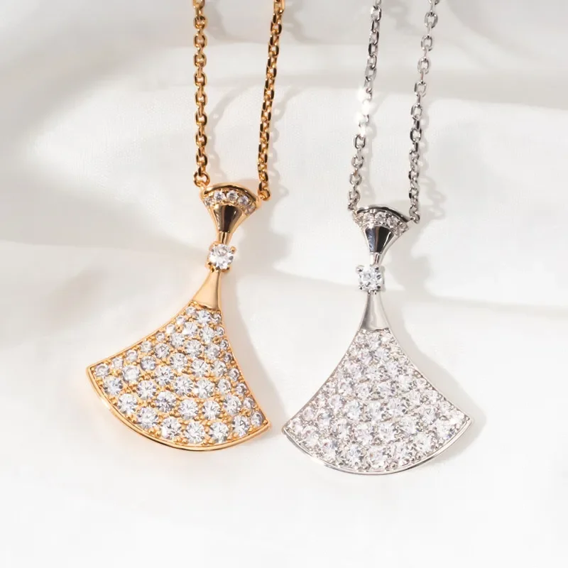 

Женское ожерелье из серебра 925 пробы с цирконом