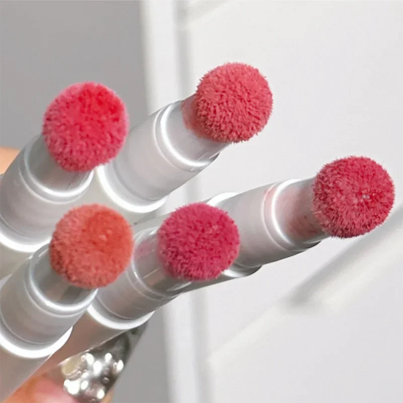 Жидкая губная помада с аппликатором-подушкой Бархатный матовый блеск для губ