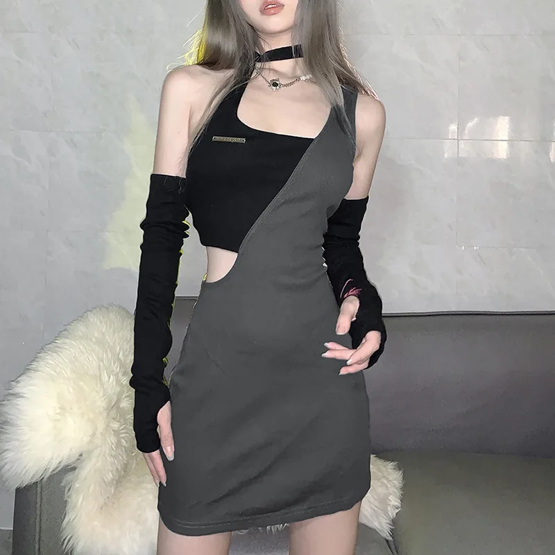 

Fashion Stitching Classic Contrast Color Design Sense, Big Breasts, Small Halter, Vest, Clavicle, Slim Black Sleeve Dress