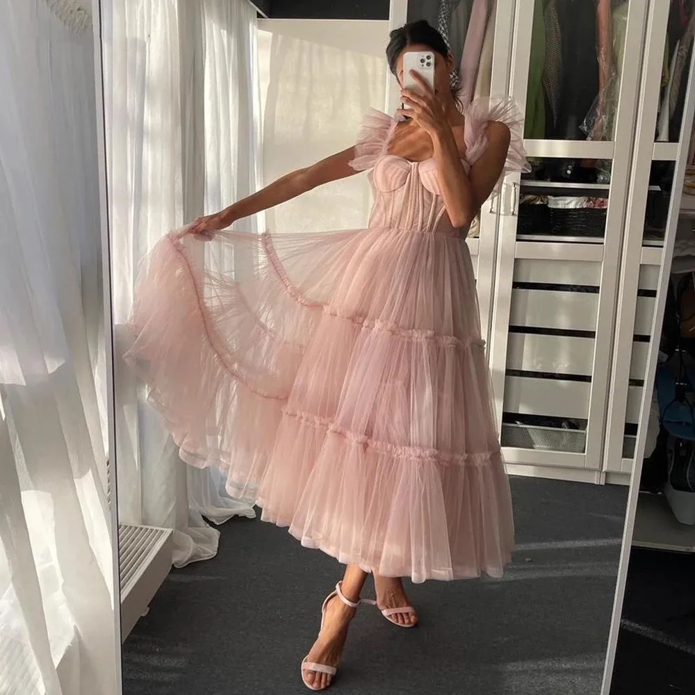 

Simple Pink Prom Dresses Spaghetti Straps Tiered Tulle Prom Gowns Exposed Boning A-Line Tea-Length Wedding Party Dresses