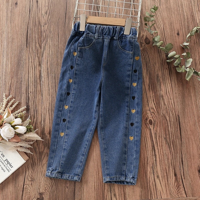 Детский костюм из блузки и джинсов с длинным рукавом |