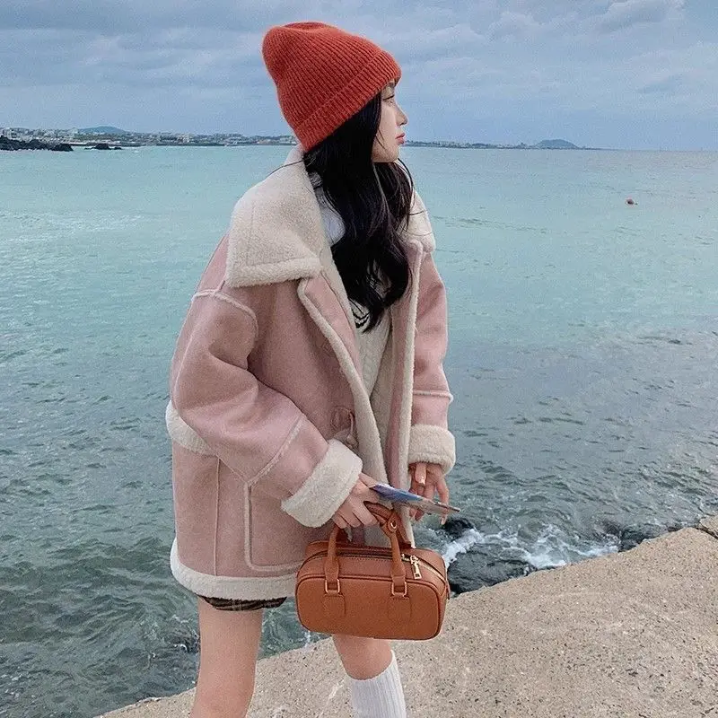 2024 зимняя новая замшевая шуба с роговими пуговицами интегрированная кофейного