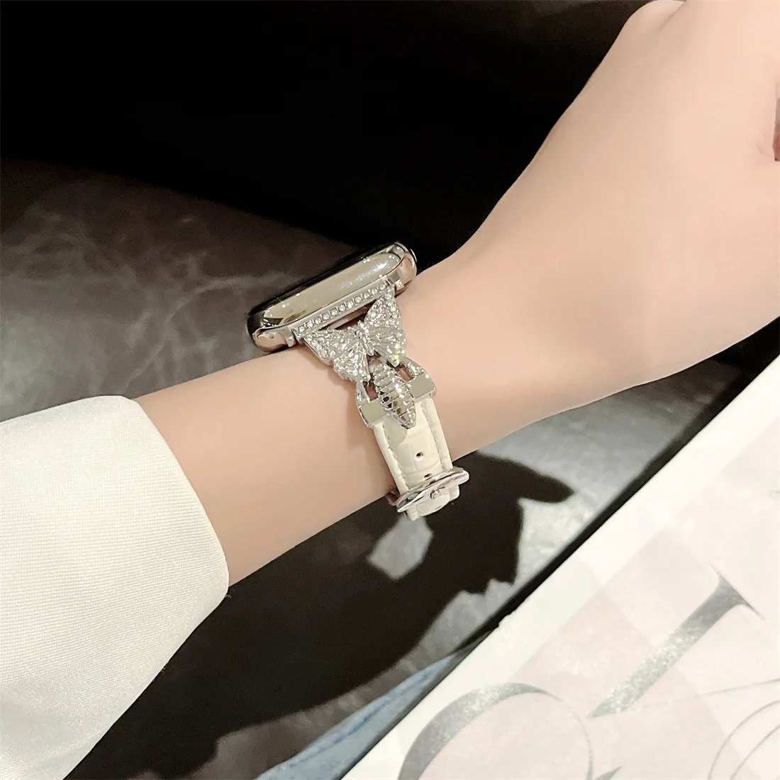 Genuine Leather Strap for Apple Watch Band 41mm 45mm 40mm 44mm 49mm correa Women Replacement Bracelet iWatch series 8 7 6 5 SE 4