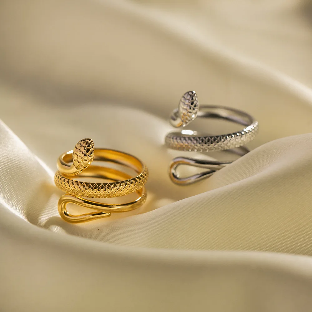 

18Kgold-plated Stainless Steel Classic Texture Snake Shaped Design Hollowed Out Adjustable Ring for Women's Fashion Jewelry