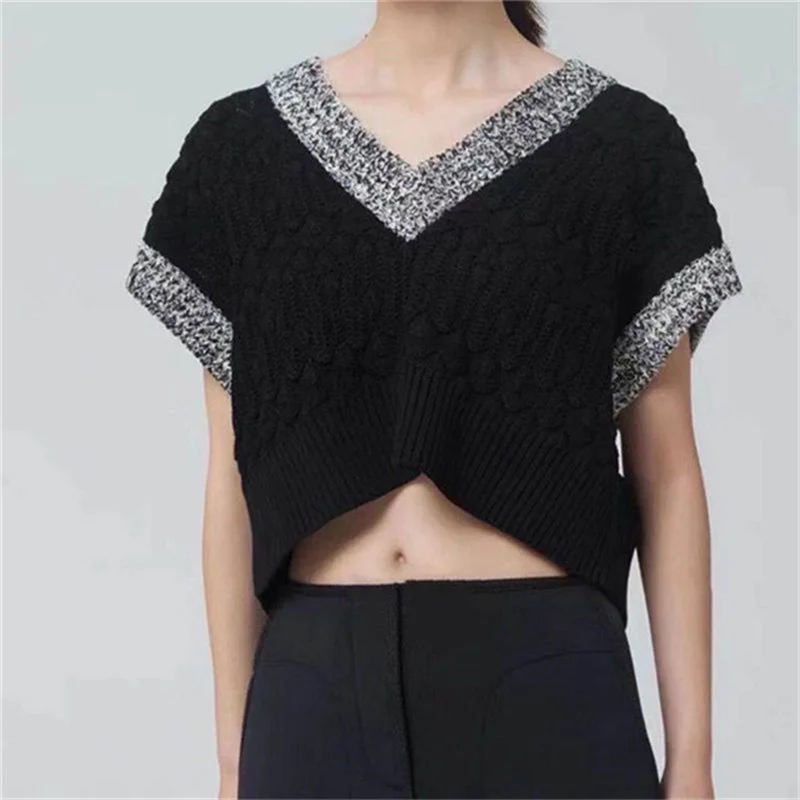 

2022 spring and summer new products casual simple black and gray color matching knitted hollow V-neck short vest knitted top