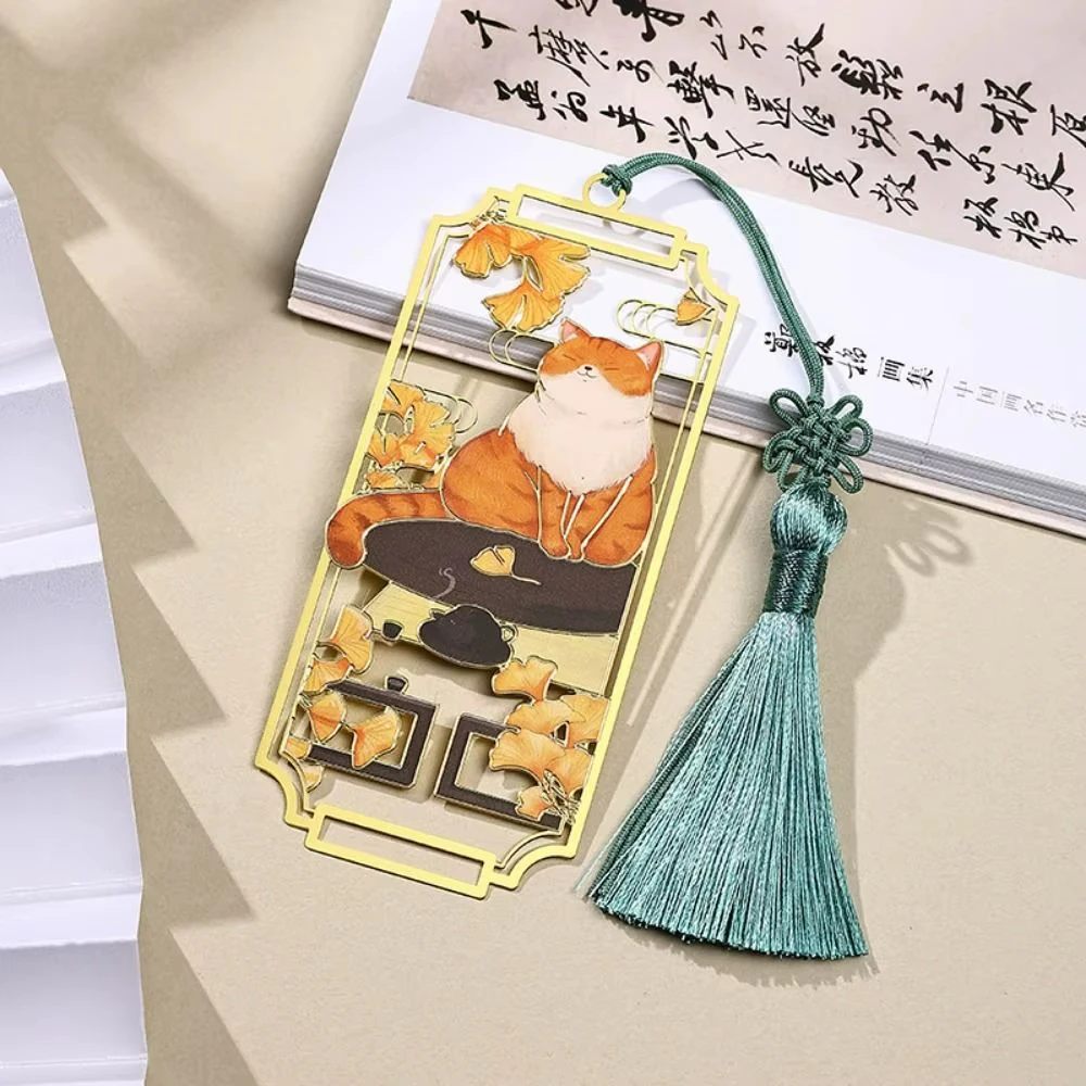 

Металлическая закладка в форме кошки