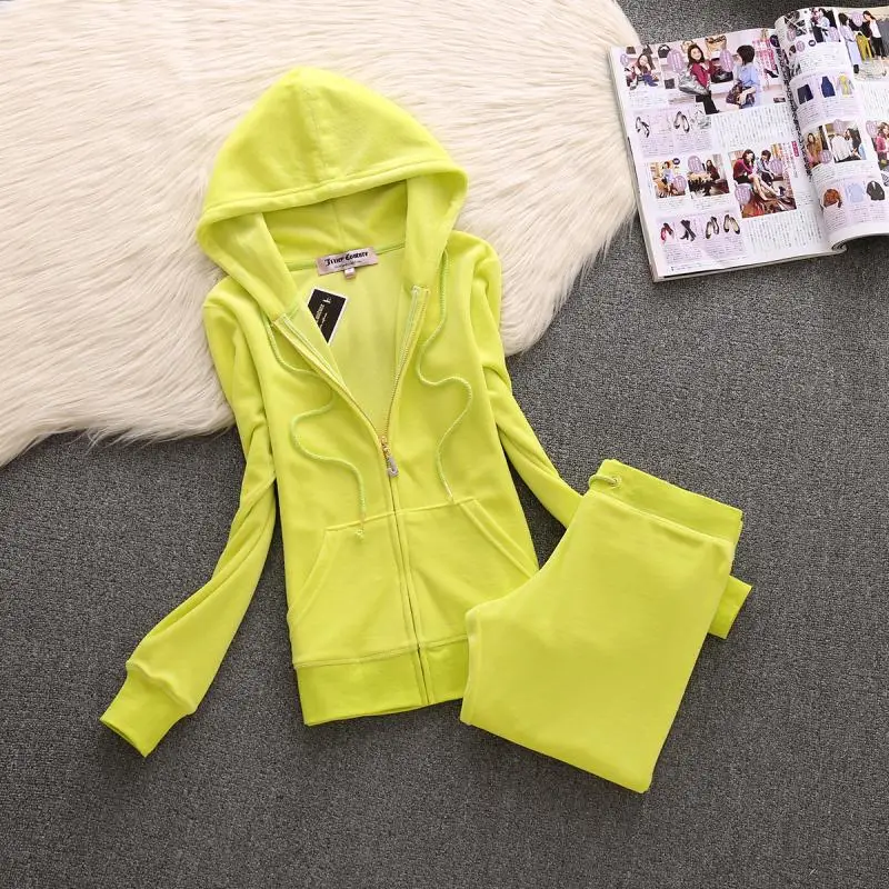 Рисунок 2 - Женский вельветовый спортивный костюм