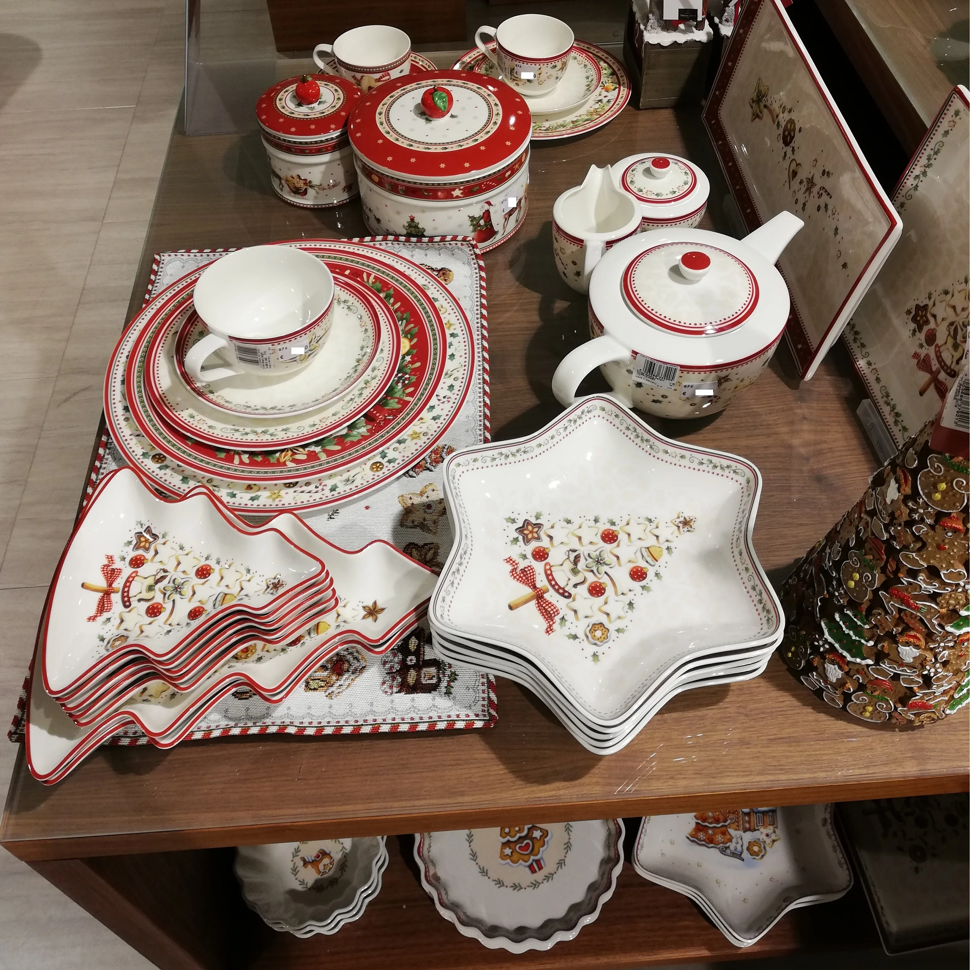 

German Christmas series tableware, mugs, plates