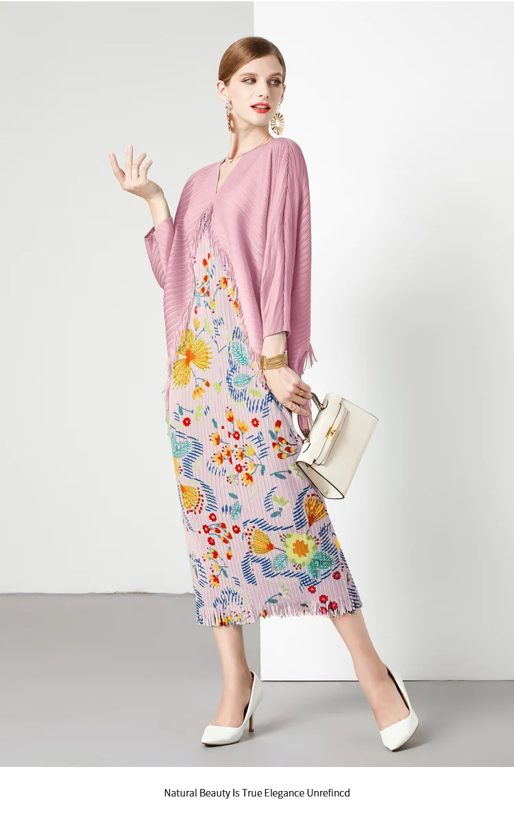 Плиссированное длинное платье миаке с V-образным вырезом и рукавами летучая мышь