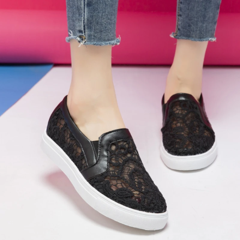 

2022 White Women Shoes Summer Mesh Lace Women Casual Shoes Sneakers Breathable Hollow Flat Loafers Slip-On Height Increase Shoe