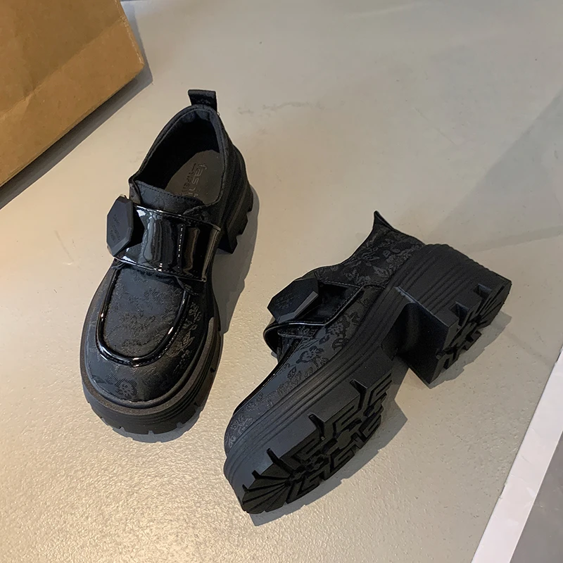 Женские джинсовые тканевые туфли из синтетической кожи на танкетке с принтом